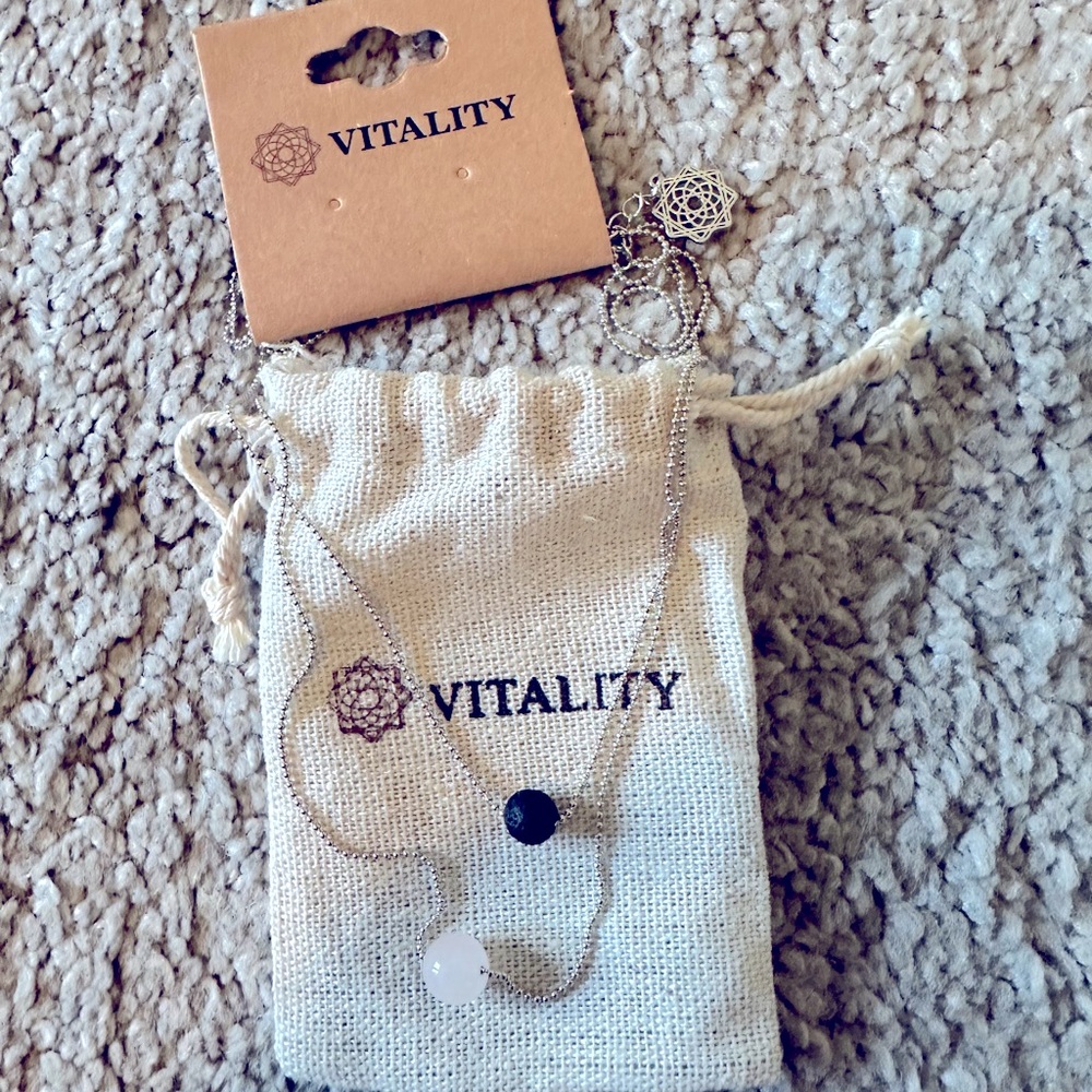 Vitality essential oil diffuser 2 tier lava bead and rose quartz! 🌹